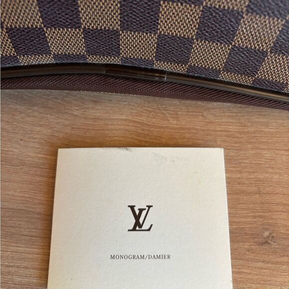 Authentic Louis Vuitton pegase 55 damier ebene - Picture 5 of 9